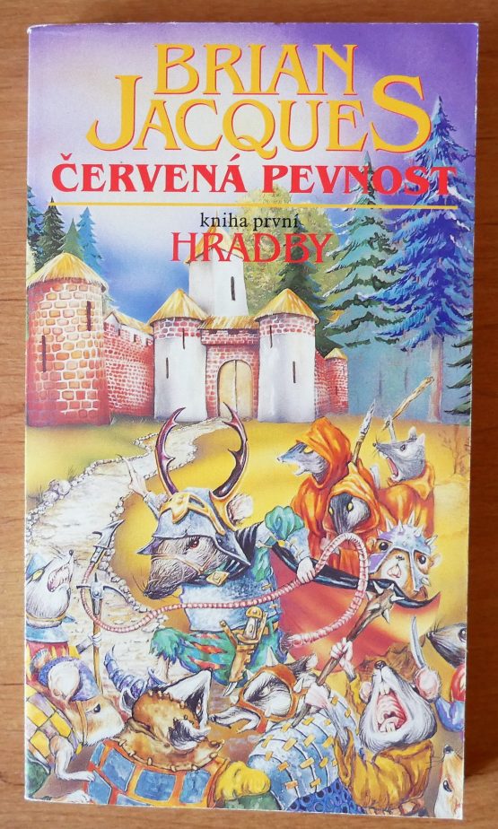 Červená pevnost  kniha první Hradby